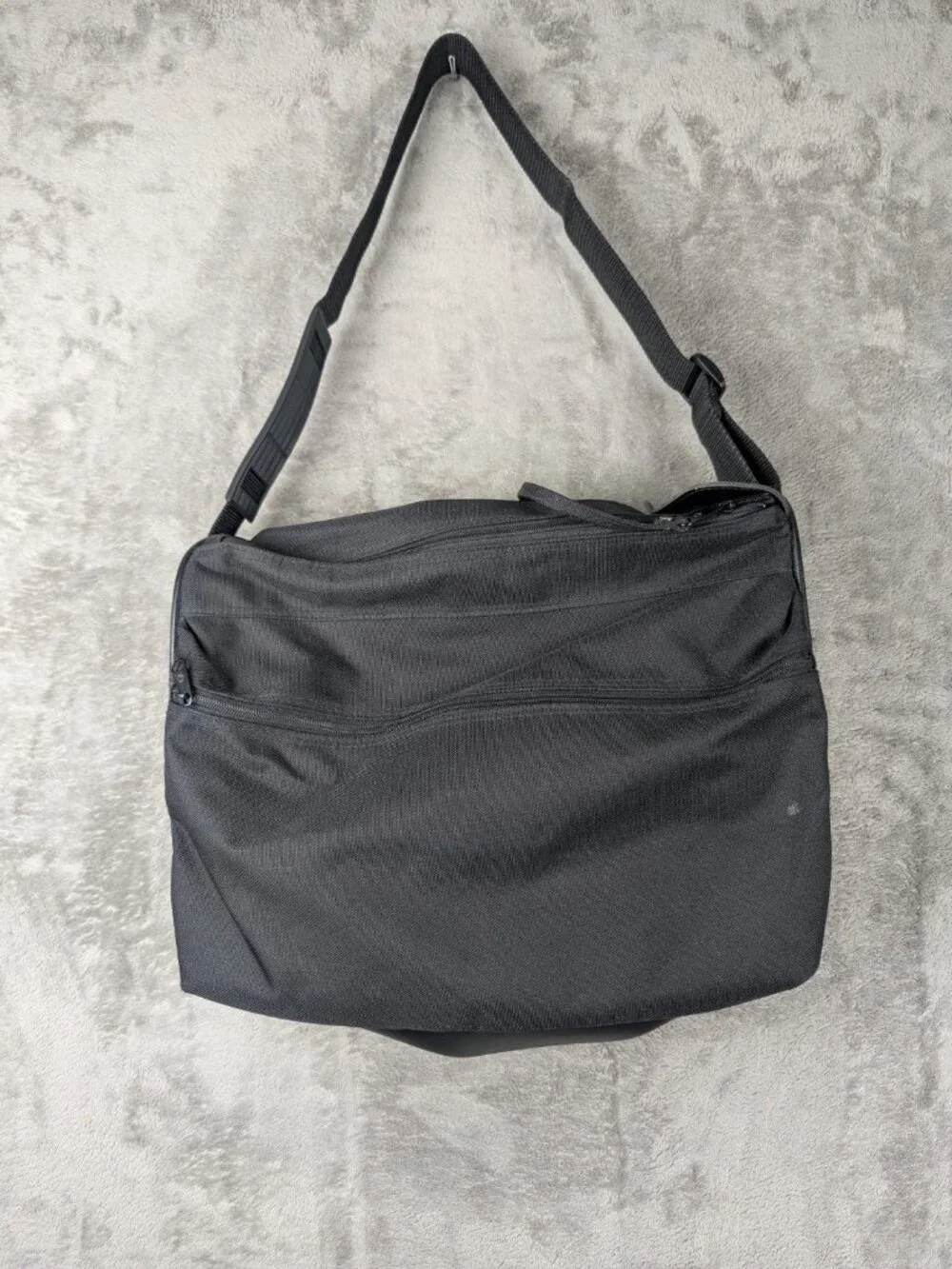 Vintage Samsonite Messenger Bag Black Canvas Fabric Oyster GLS With Long Strap